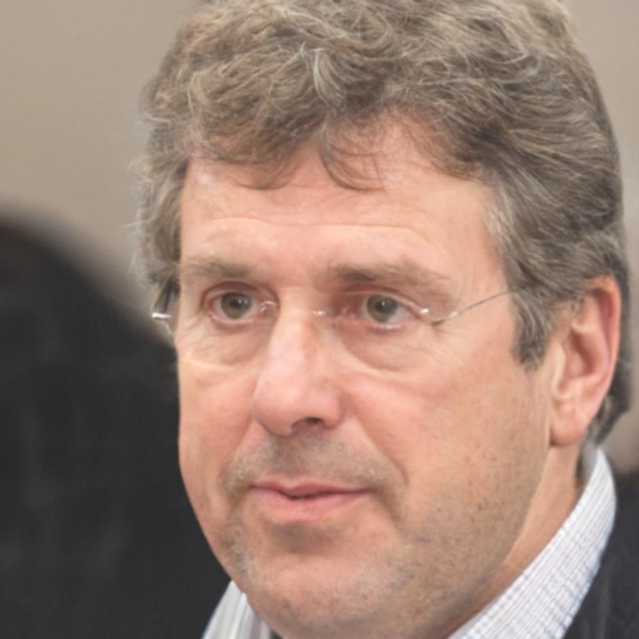 Marc Dubois, analyste financier